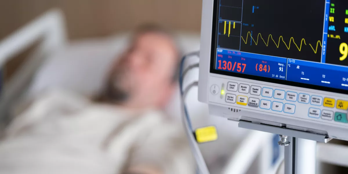 Imagen de un hombre ingresado en un hospital / PEXELS