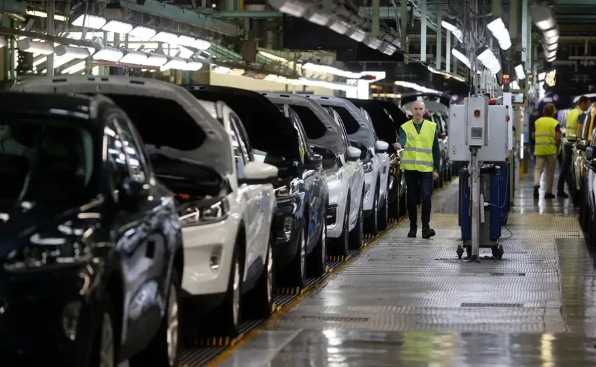 Imagen de una fábrica con productos industriales / EFE