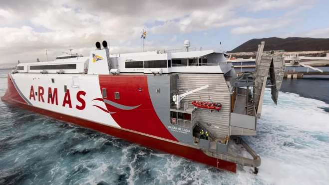 Imagen de un barco de Naviera Armas / EFE Imagen de un barco de Naviera Armas / EFE