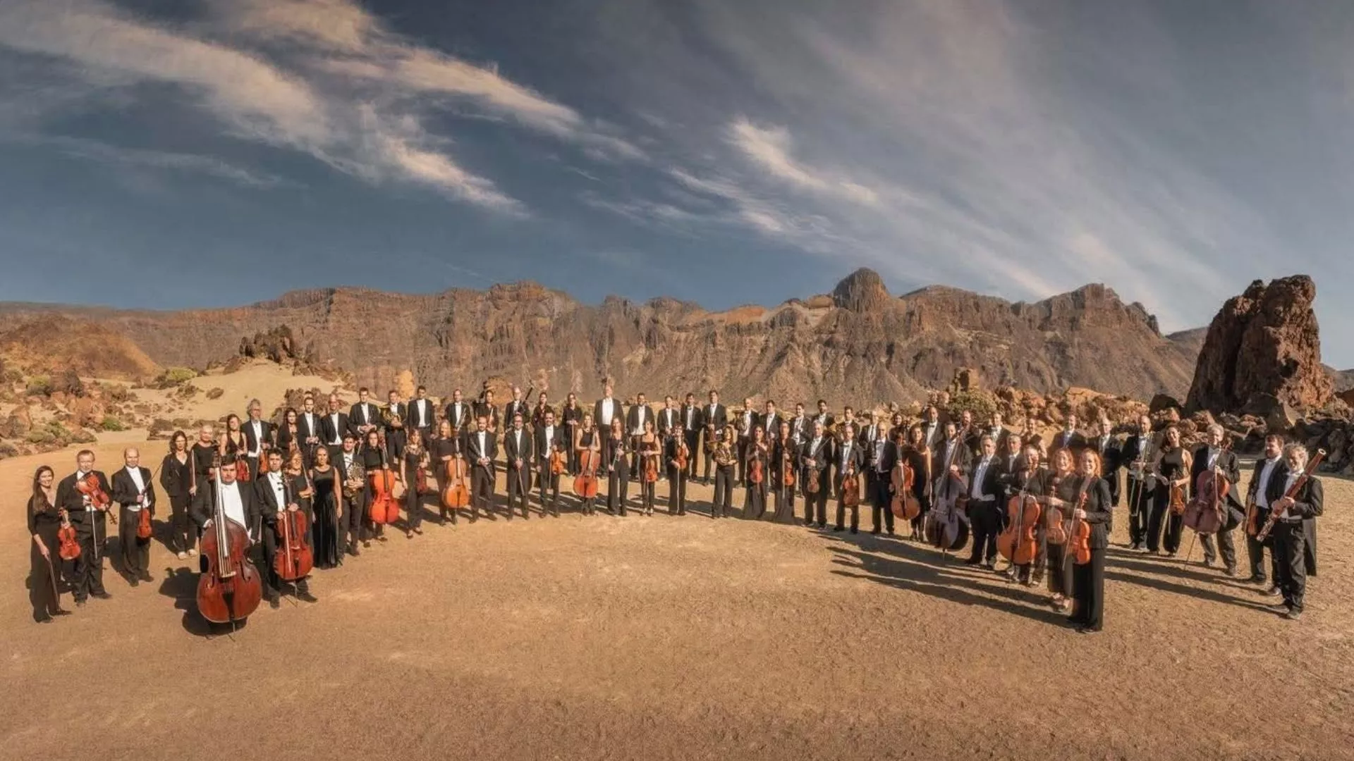 Orquesta Sinfónica de Tenerife durante sesión fotográfica en el Teide|REDESCABILDO