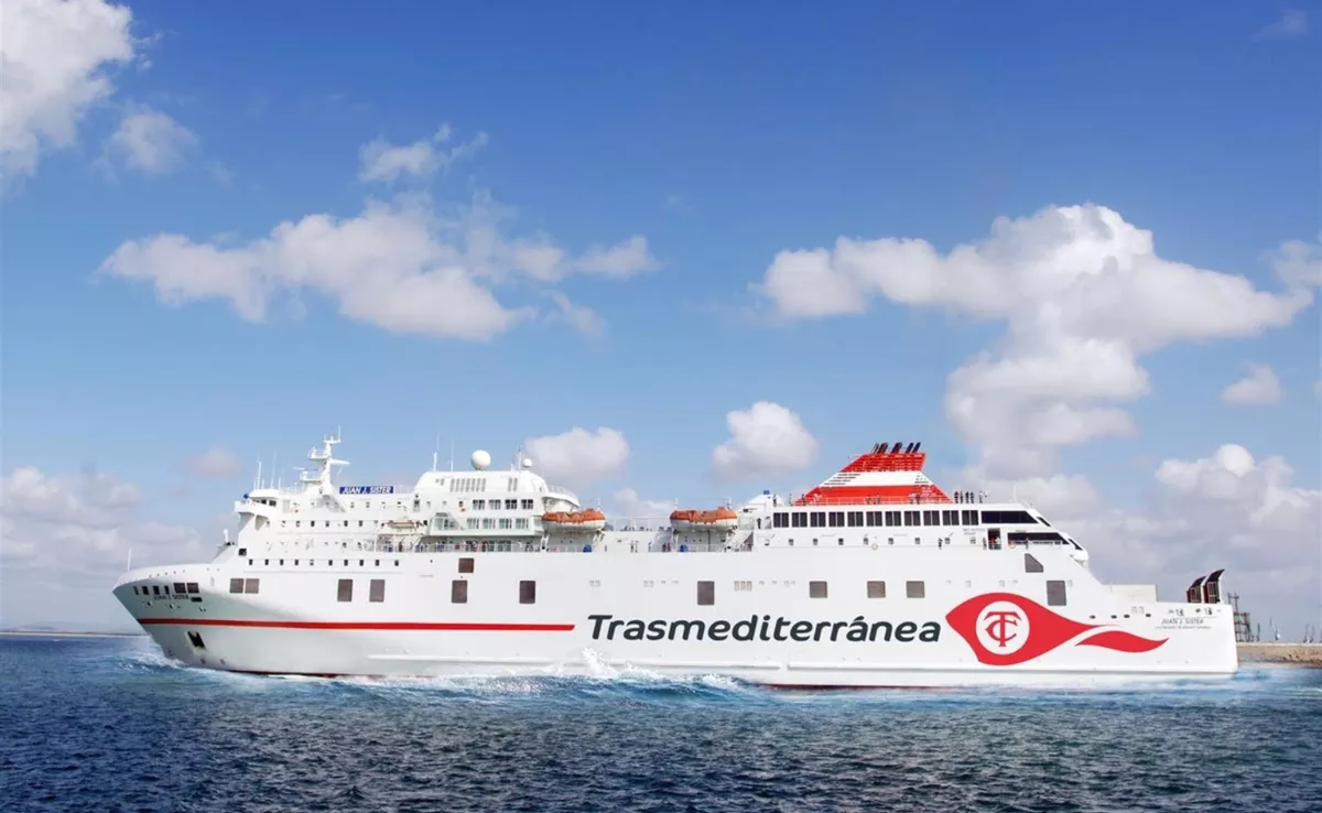 En la imagen, un barco de Naviera Armas Trasmediterránea / EFE