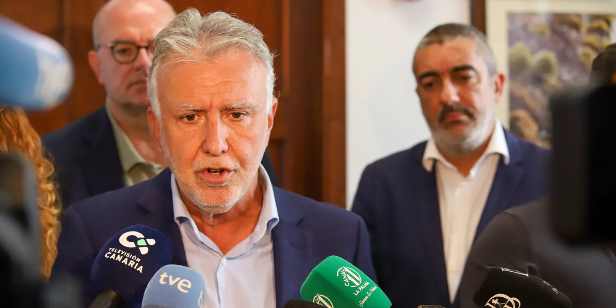 El ministro de Política Territorial, Ángel Víctor Torres. / EFE - LUIS G. MORERA