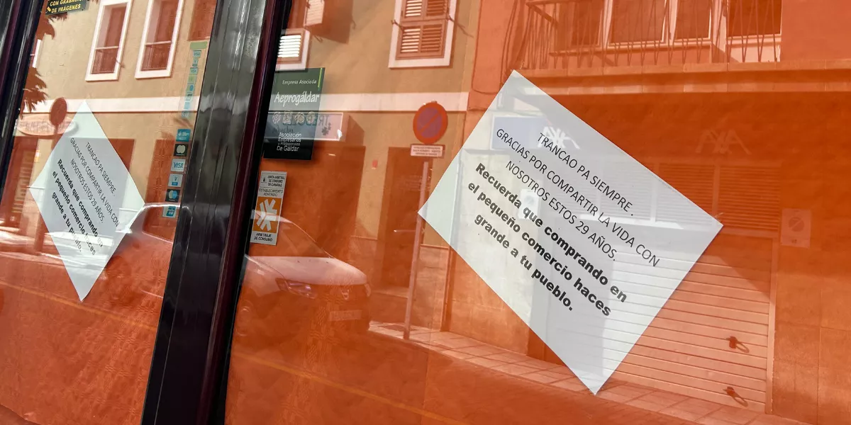 Imagen del escaparate de Delmy Regalos en Gáldar / AH - LUNA MOYA