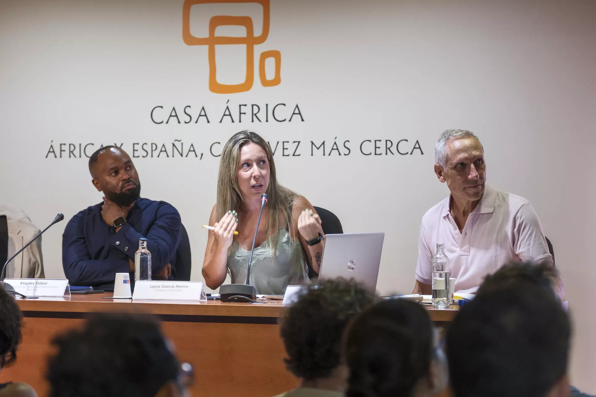 Médicos que atienden migrantes: "Son jóvenes y sanos que enferman por su situación aquí"./ efe