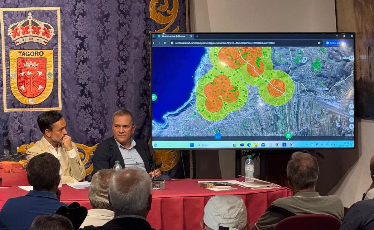 El vicepresidente del Cabildo, Lope Afonso, y el consejero de Sector Primario, Valentín González, reunidos con viticultores del Consejo Regulador de Tacoronte Acentejo. /Cedida