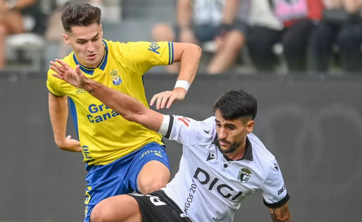 La UD Las Palmas empata a cero contra el Burgos en un partido sin puntería./ LALIGA