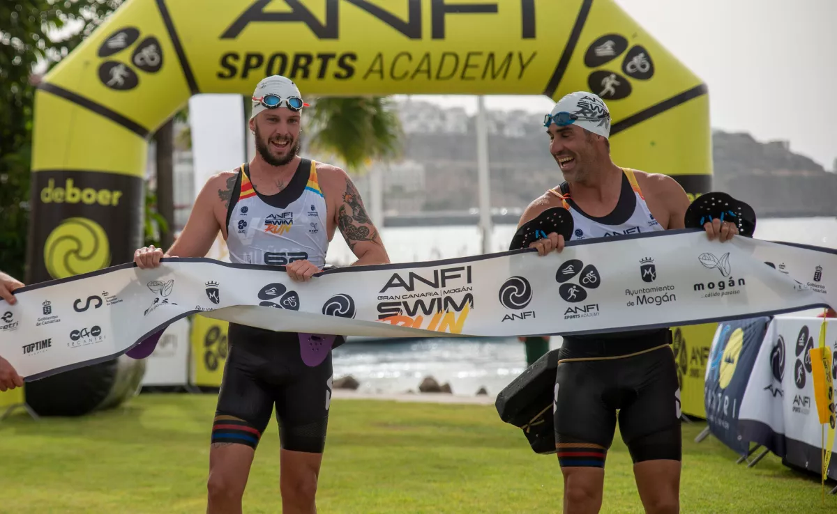 Germán Rodríguez y Daniel Muñoz se llevan el triunfo nacional en la Anfi Mogán Swim Run./ CEDIDA