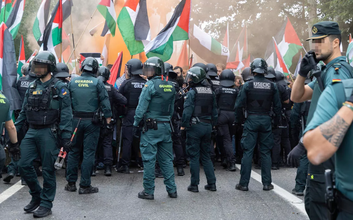 ¿Puede Tenerife asumir las cuatro etapas finales de La Vuelta 2026 sin Gran Canaria por la presencia del equipo Israel-Premier Tech? / SALVADOR SAS-EFE