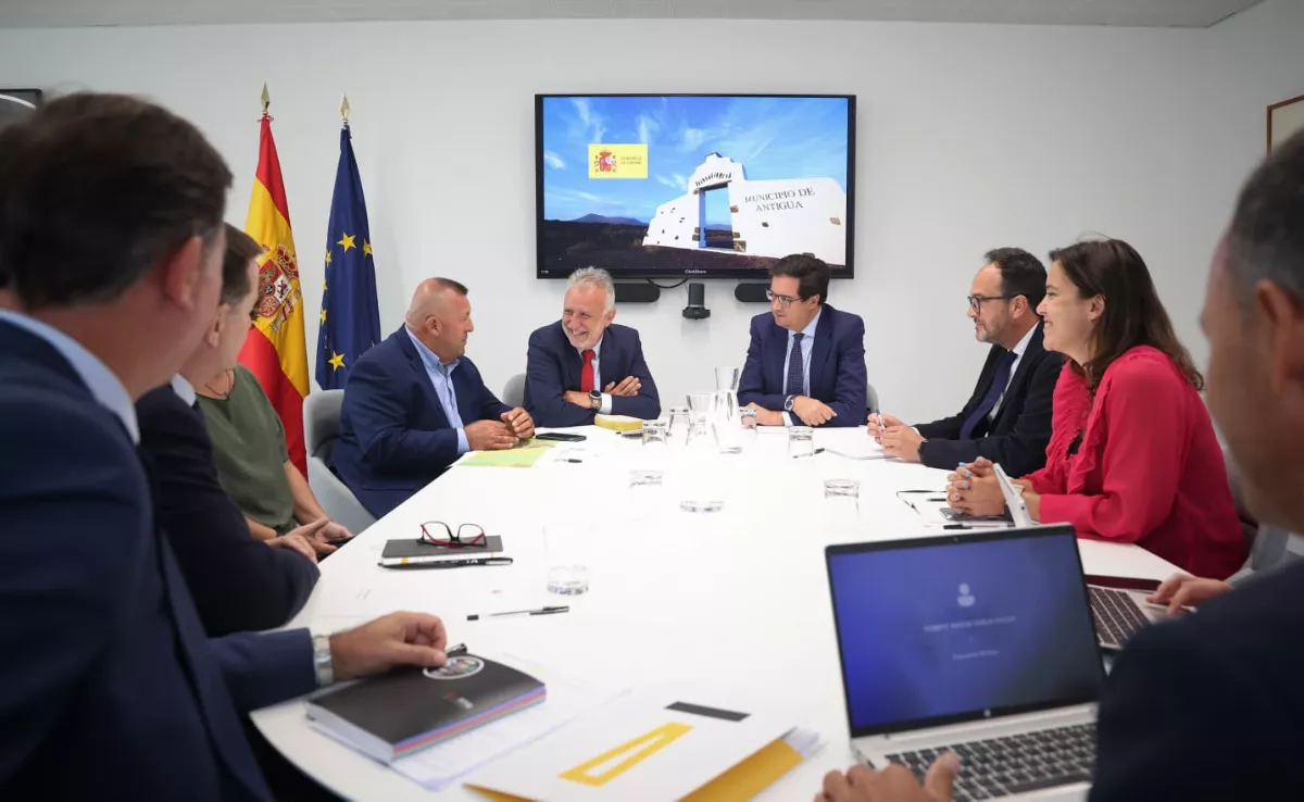 La reunión entre Antigua y el Estado / DELEGACIÓN DEL GOBIERNO