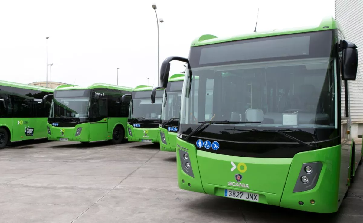 Guaguas de Titsa aparcadas. /Titsa