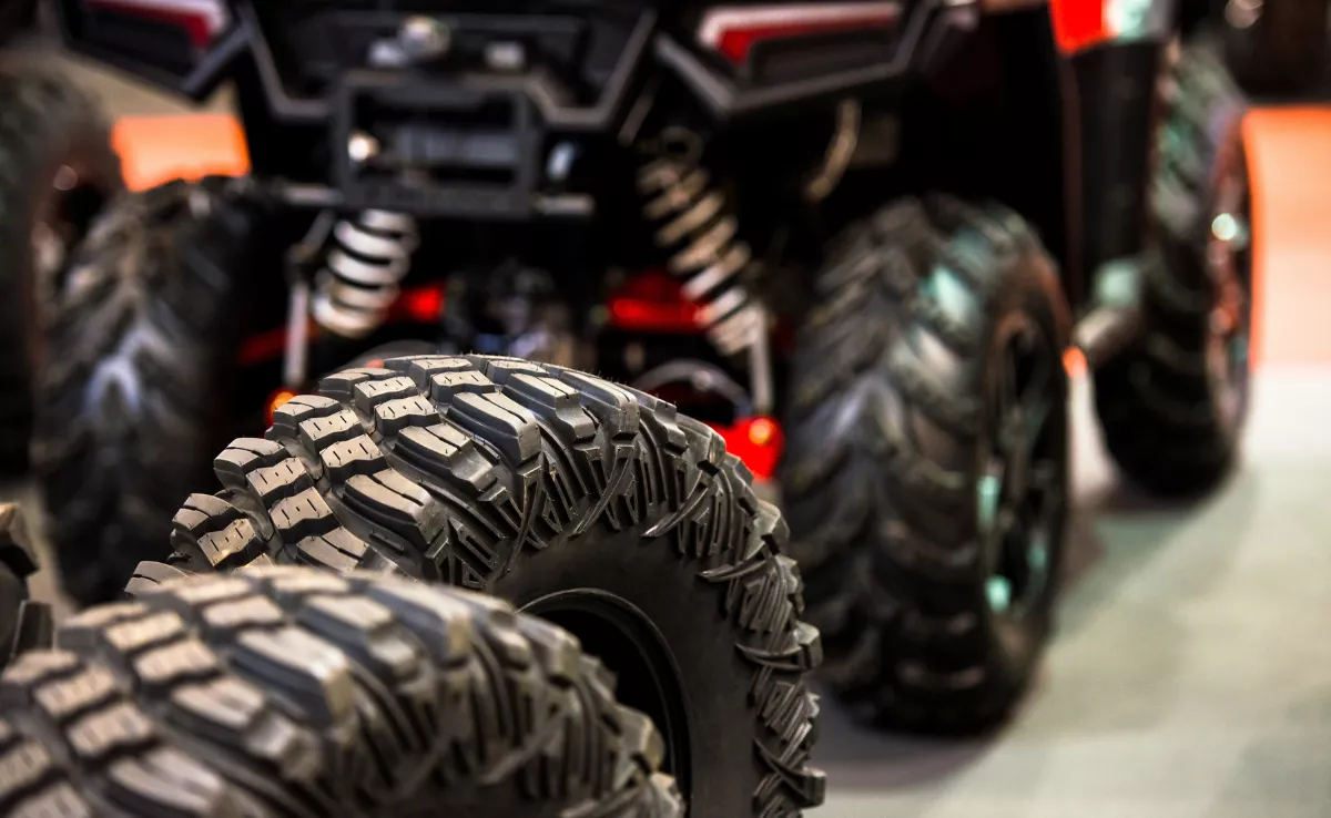 Quads en carretera. / CANVA