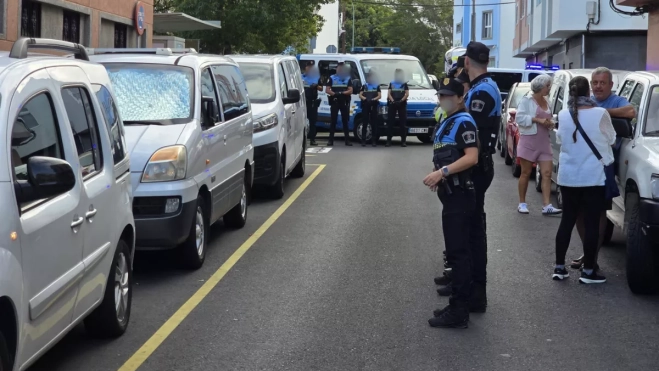 La Policía Local corta una calle en el acto de Carolina Darias en Las TorresAH (1)