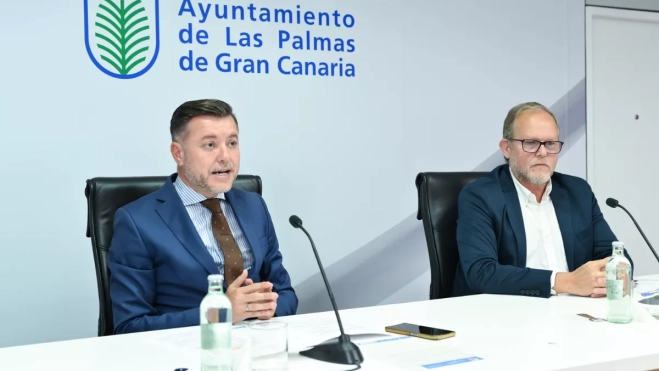 El consejero Teodoro Sosa y el concejal José Eduardo RamírezAYUNTAMIENTO DE LAS PALMAS (2)