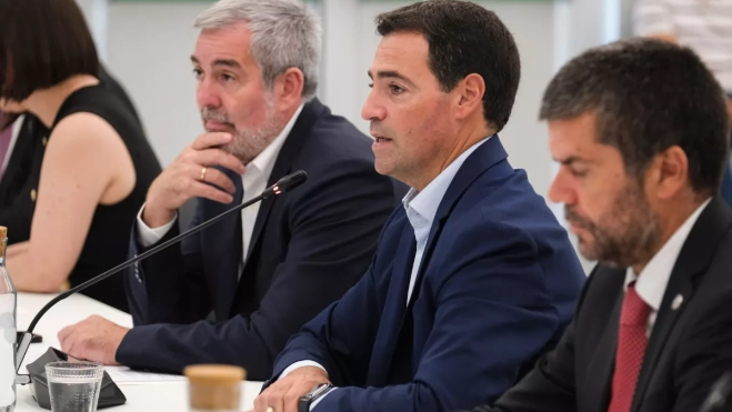 Encuentro de Imanol Pradales con el Gobierno de Canarias y las universidades públicasEFE ALBERTO VALDÉS