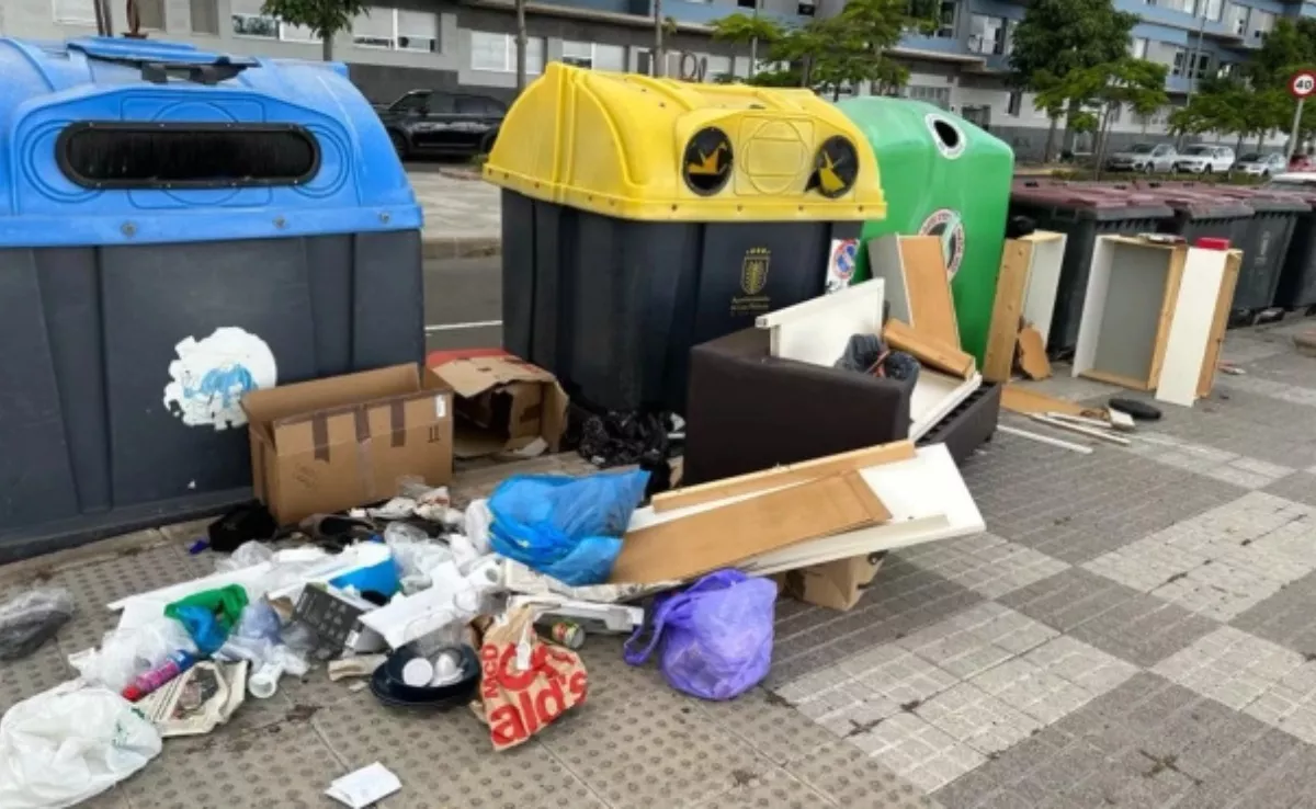 Basura en una calle de Las Palmas de Gran Canaria / CEDIDA