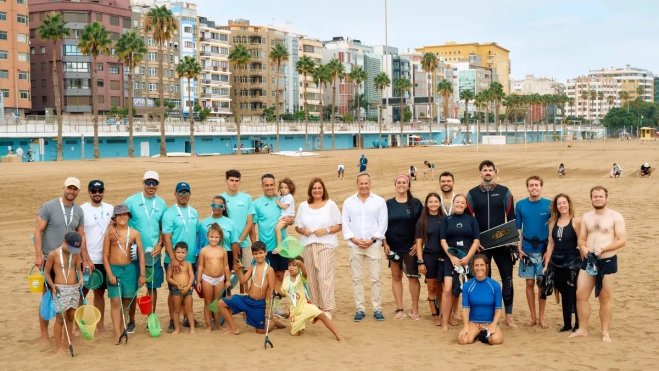 Labores de limpieza en Las AlcaravanerasAPLP (1) Labores de limpieza en Las AlcaravanerasAPLP (1)