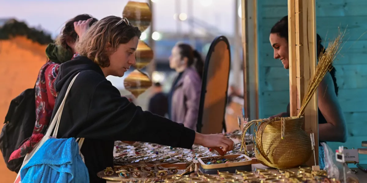 Imagen del Mercadillo de Artesanía y Pintura de Las Canteras / AYUNTAMIENTO DE LAS PALMAS DE GRAN CANARIA