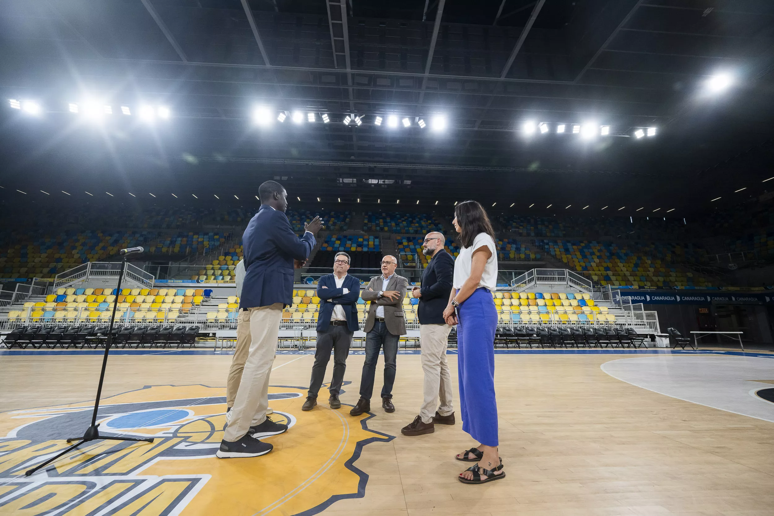 Imagen de la presentación de la nueva iluminación en el Gran Canaria Arena. / DAVID DELFOUR - CABILDO DE GRAN CANARIA