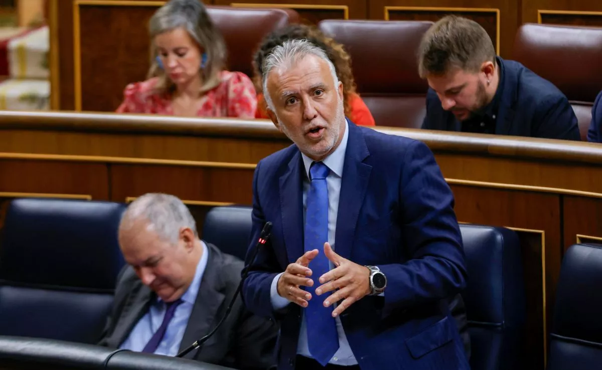 El ministro de Política Territorial y Memoria Democrática, Ángel Víctor Torres. / ARCHIVO EFE / J.J. Guillén