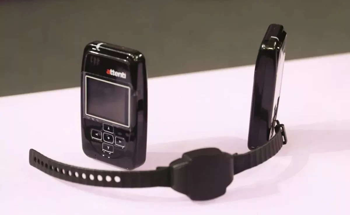 Dispositivo Cometa de control telemático de agresores machistas. /EFE/Fernando Alvarado