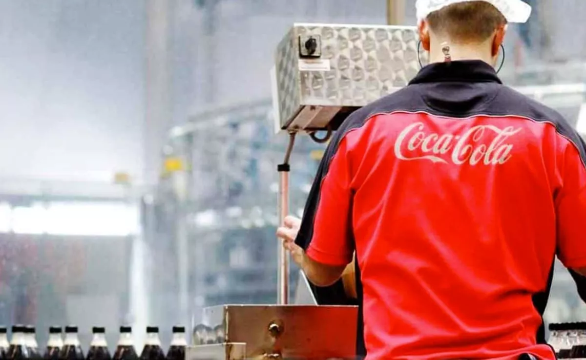 Imagen de un empleado de Coca-Cola / COCA-COLA