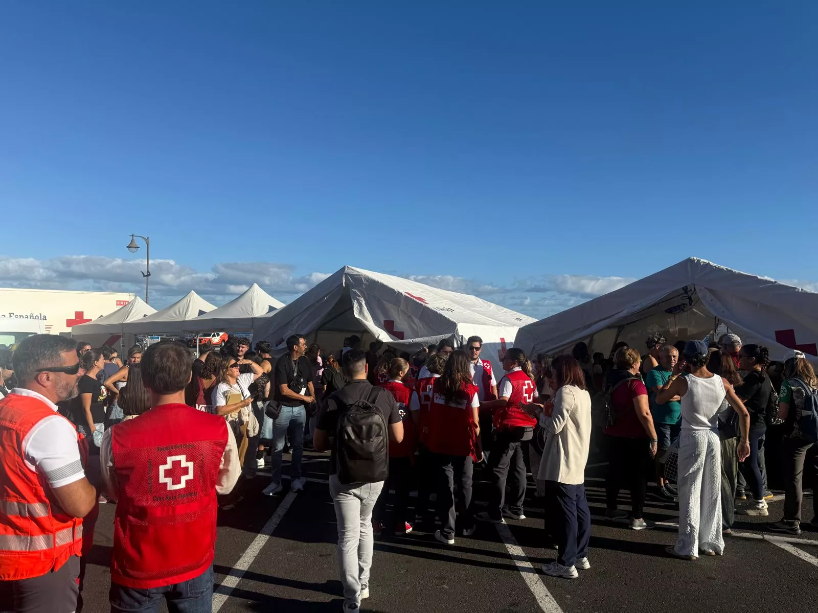 Imagen durante el simulacro de erupción volcánica en el municipio tinerfeño de Garachico. / ATLÁNTICO HOY - ALBA MARICHAL
