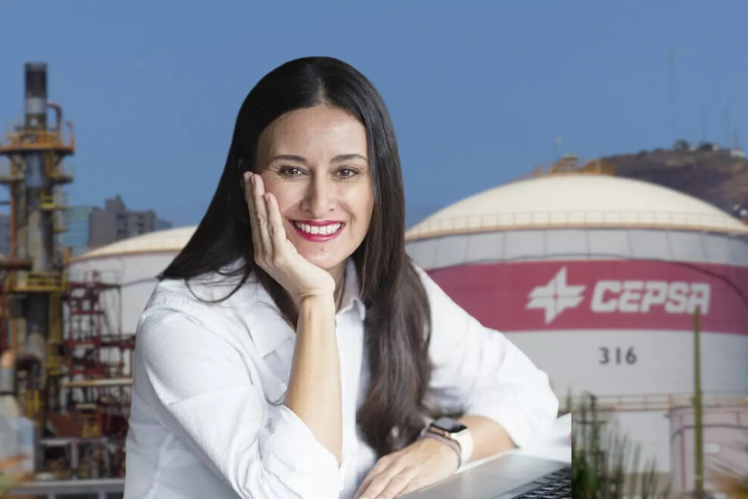 Dulce Xerach superpuesta sobre los tanques de petróleo de Moeve (antigua Cepsa) en la Refinería de Santa Cruz de Tenerife./ MOTAJE AH