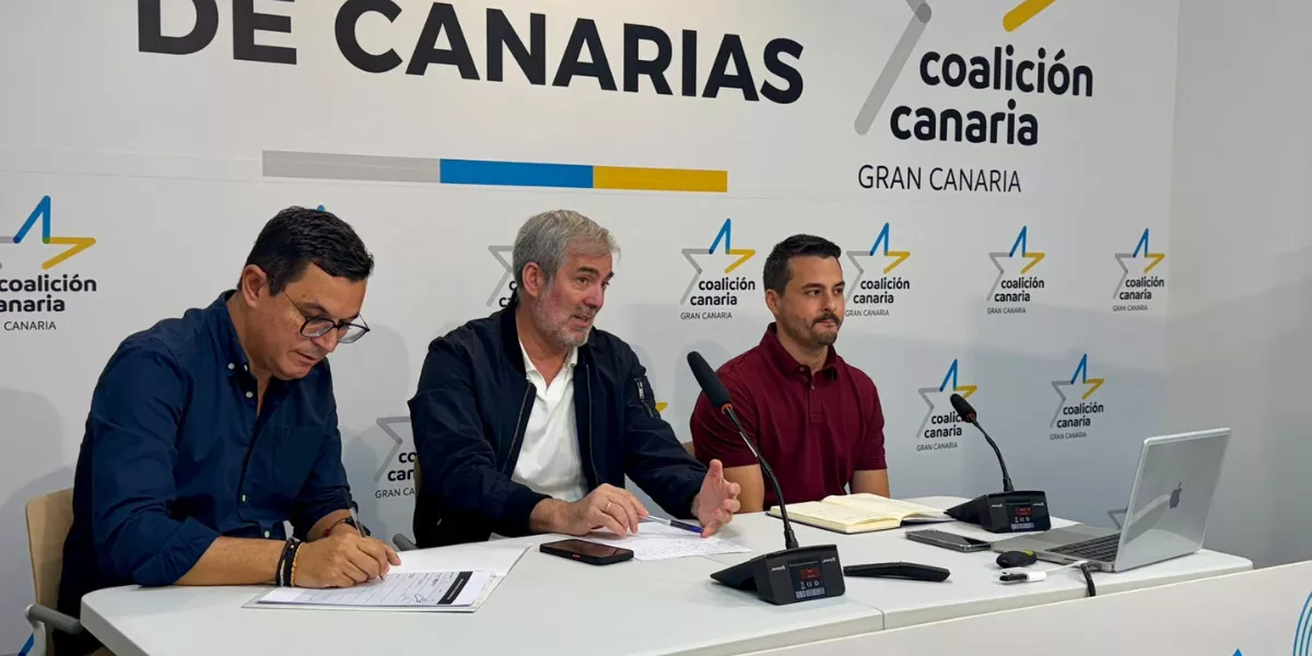 De izquierda a derecha Pablo Rodríguez, Clavijo y David Toledo / CC