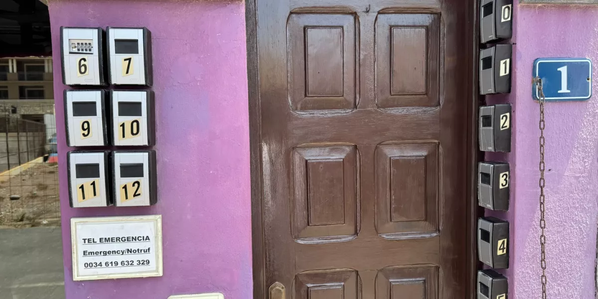 Imagen de un edificio destinado a vivienda vacacional / AH