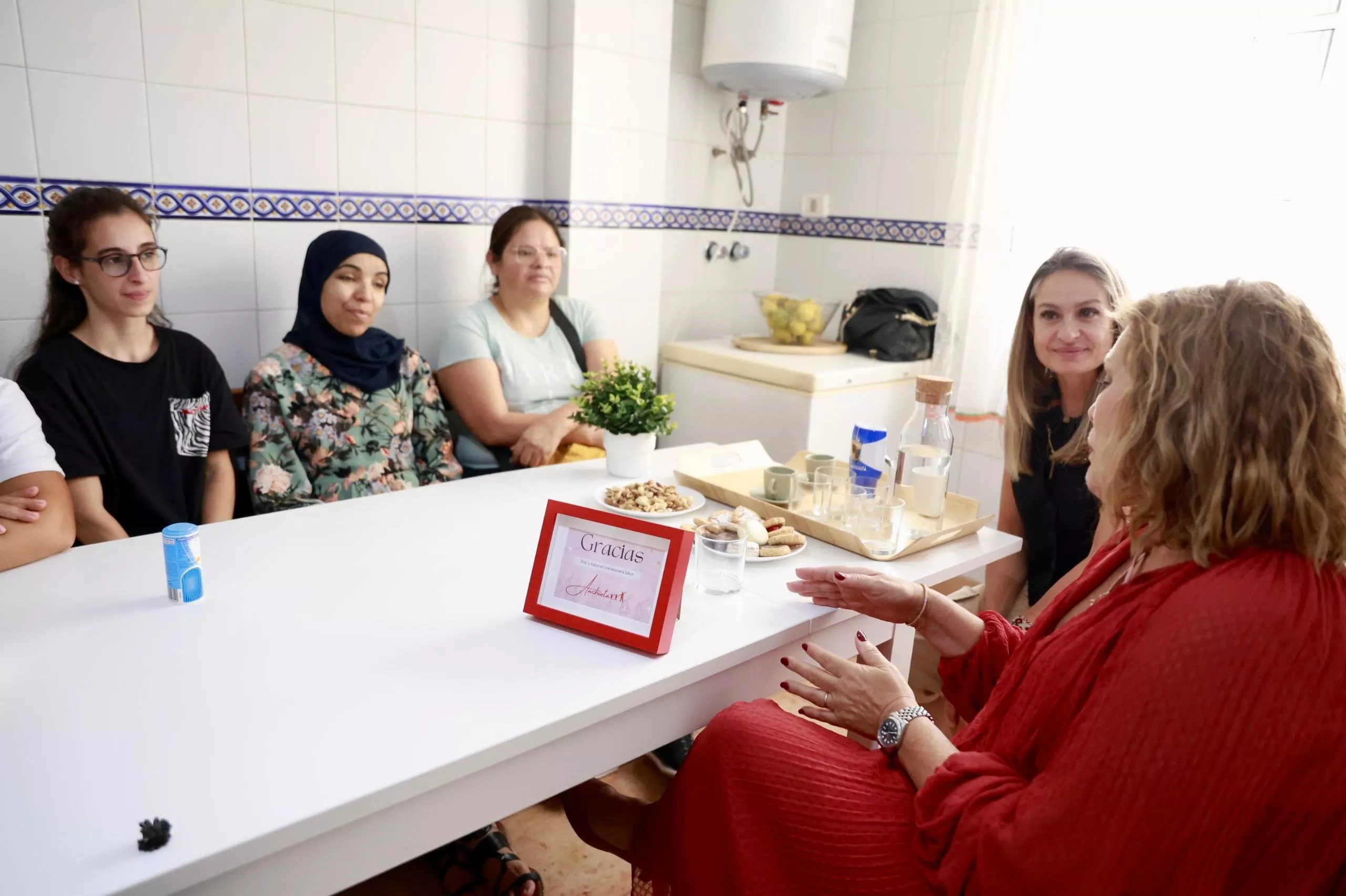 Visita de la presidenta del Parlamento de Canarias, Astrid Pérez, el Proyecto Canguro de la Asociación de Reinserción Social de Menores Anchieta. / CEDIDA