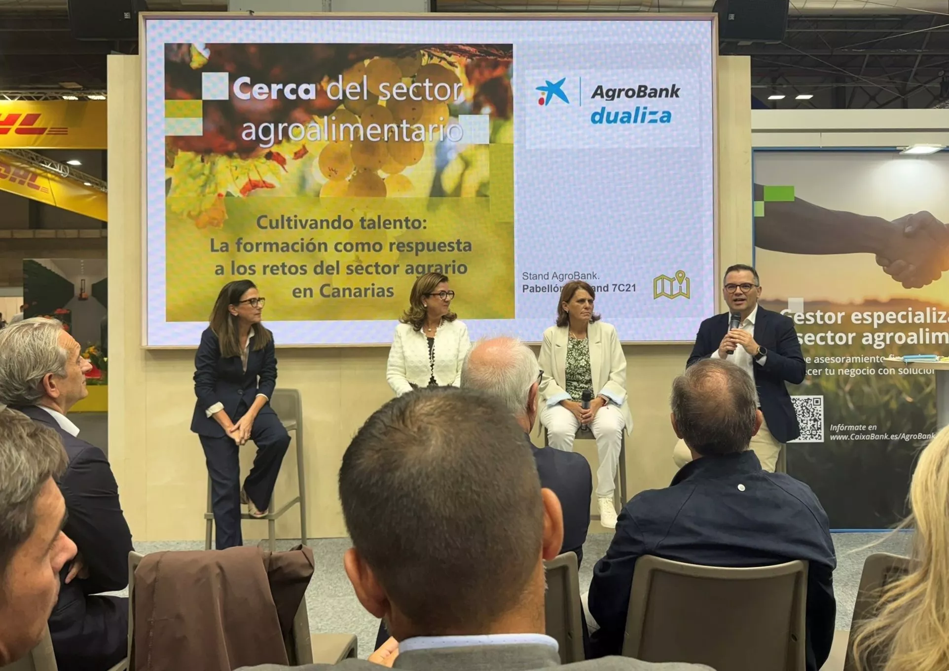 Encuentro sobre oportunidades de la FP en el sector primario canario organizado por CaixaBank en la feria Fruit Attraction. / CEDIDA