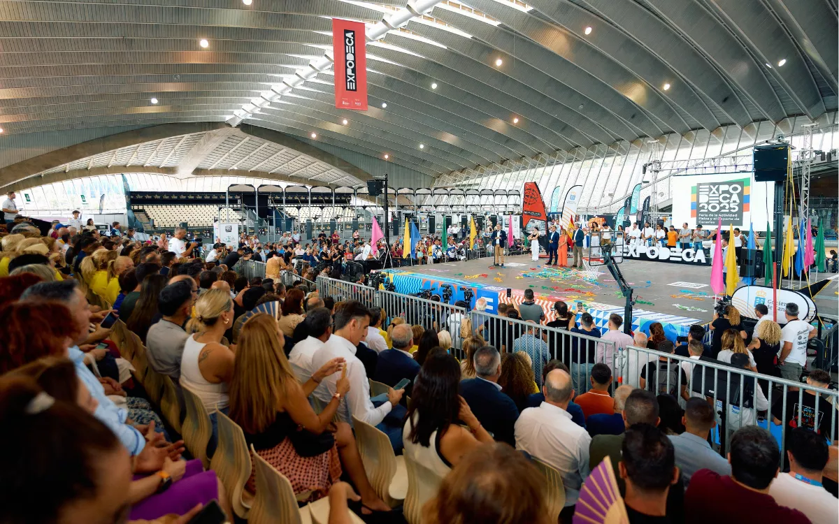 Atlántico Hoy debate en ExpoDeca: el deporte en Canarias, Baleares, Ceuta y Melilla reclama igualdad. / AH