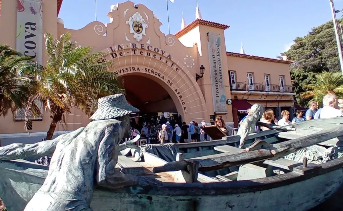 Exterior del Mercado de Nuestra Señora de África donde se comercializa producción agrícola y ganadera|TERECOELLO