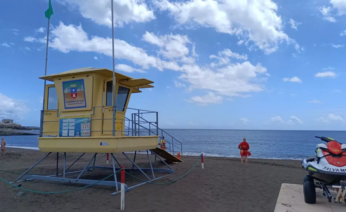 Socorristas en una Playa de Telde. /Redes