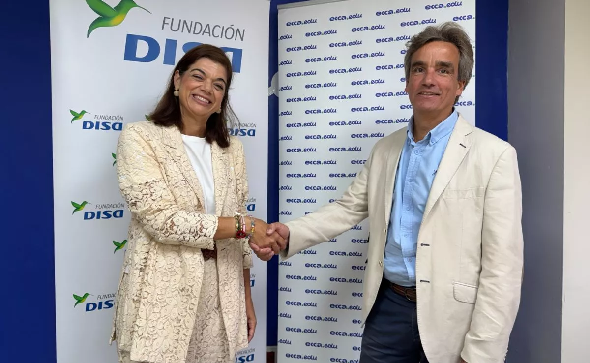 José María Segura SJ, director general de ecca.edu, y Sara Mateos, directora de la Fundación DISA. /Cedida