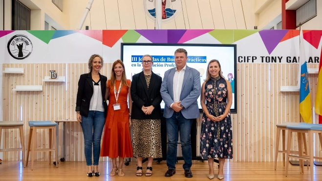 De izq. Carolina de León, Agar García, Eva Aguado, Francico Rodríguez y Nayra Moreno De izq. Carolina de León, Agar García, Eva Aguado, Francico Rodríguez y Nayra Moreno