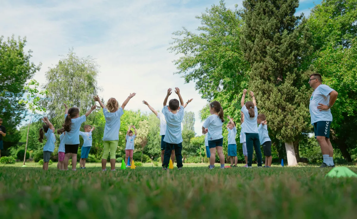 Una de las ofertas de empleo es de monitor deportivo / CANVA