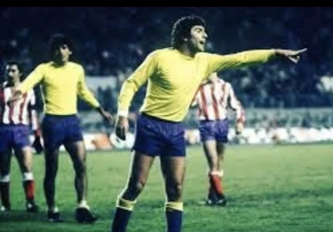 En la fotografía, Miguel Ángel Brindisi con Maciel detrás