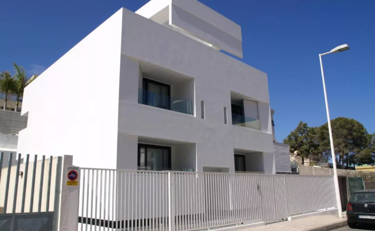 El complejo de apartamentos vacacionales que explota el funcionario Miguel Ángel Padrón en la isla de La Palma. / AH