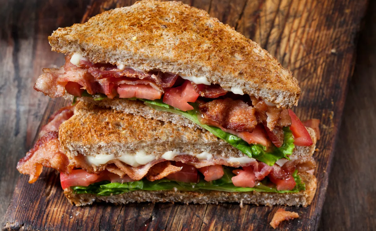 Imagen de un bocadillo / CANVA