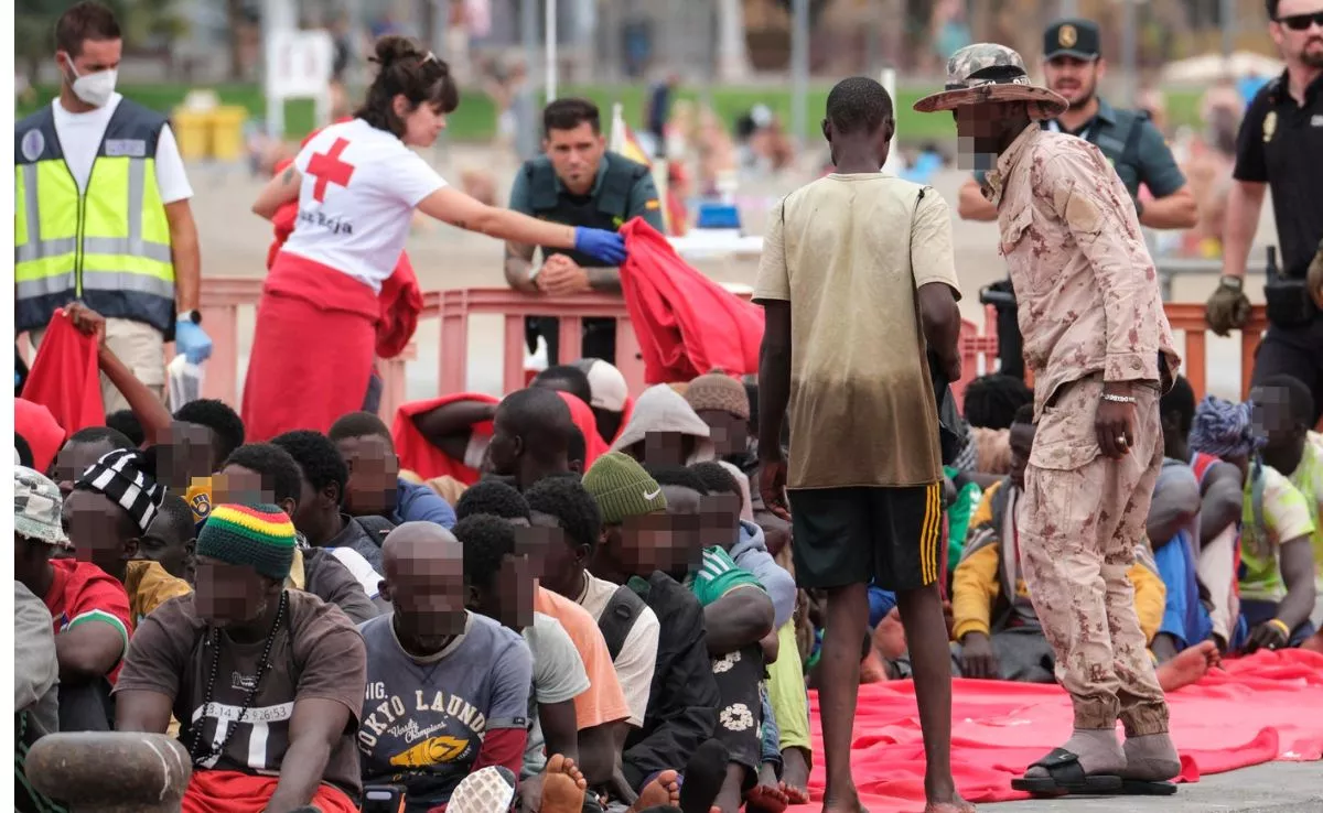 Llegada de cayuco con 200 personas a Tenerife|EFE