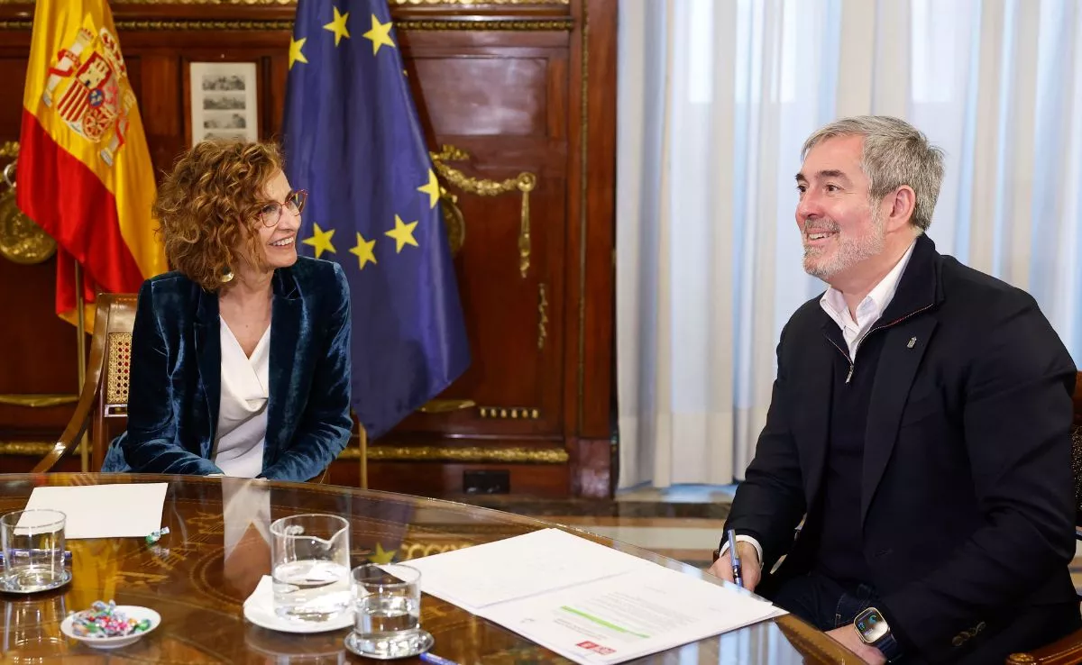 María Jesús Montero y Fernando Clavijo durante una reunión en Madrid|EFE