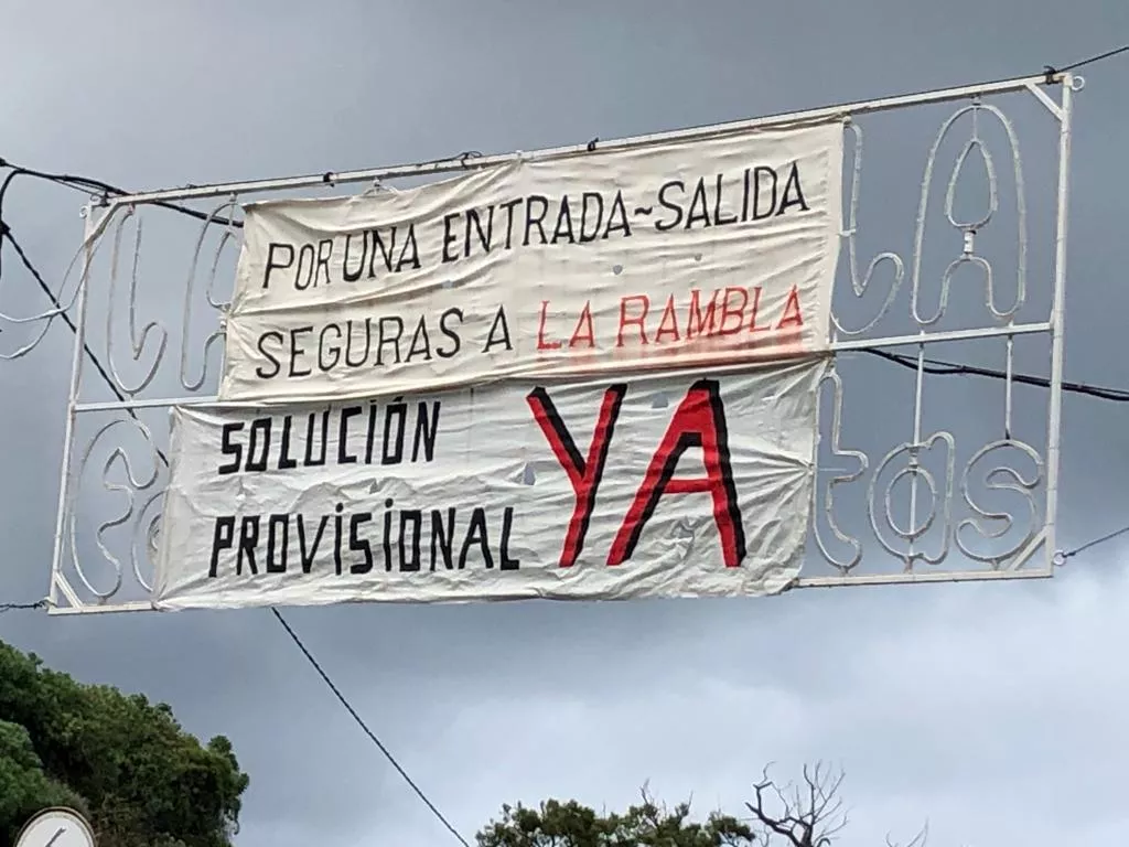 Cartel reivindicativo de los vecinos de San Juan de la Rambla. / CEDIDA