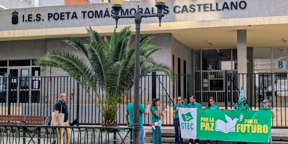 Imagen de la Huelga General frente al IES Poeta Tomás Morales Castellano, en Las Palmas de Gran Canaria / AH - MANOLO REYES Imagen de la Huelga General frente al IES Poeta Tomás Morales Castellano, en Las Palmas de Gran Canaria / AH - MANOLO REYES