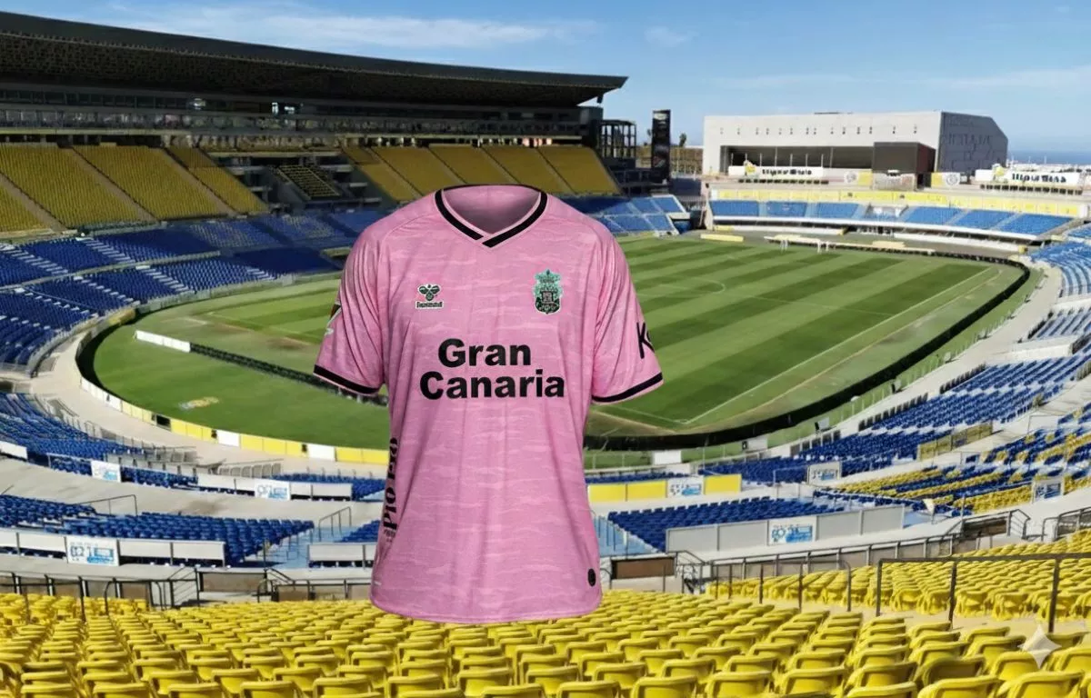 La UD Las Palmas lanza una camiseta rosa solidaria por el Día del Cáncer de Mama. AH