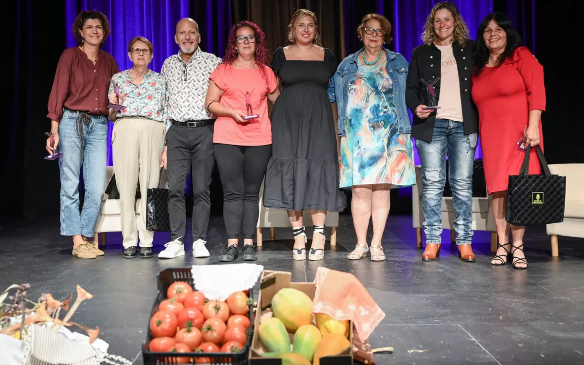 El Cabildo de Gran Canaria rinde homenaje a las mujeres rurales que sostienen la isla en silencio. / AH