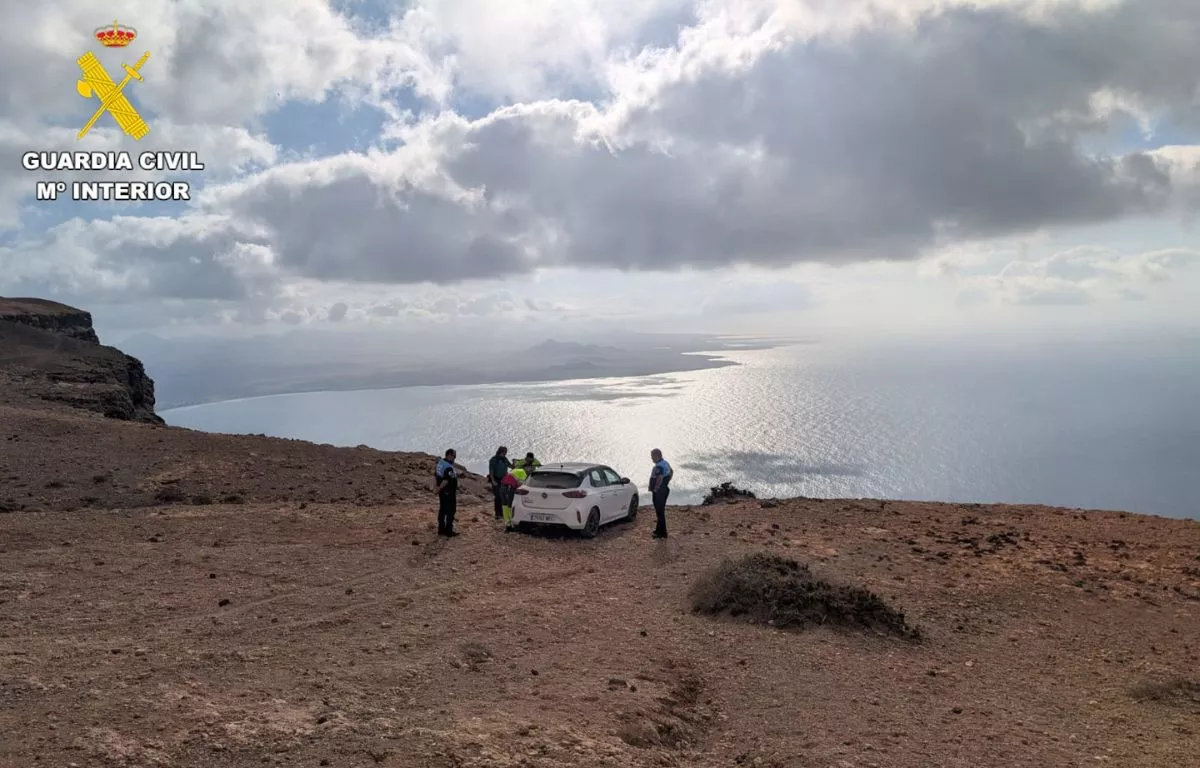 Imagen del rescate efectuado por la Guardia Civil en el municipio lanzaroteño de Haría. CEDIDA