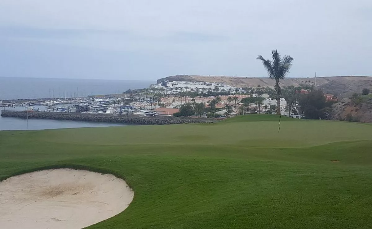 San Bartolomé de Tirajana: "Lopesan debe ajustarse a la legalidad en el campo de golf de Meloneras". / AH