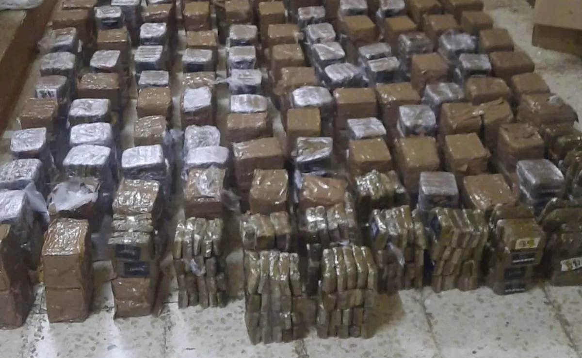 375 kilos de hachís encontrados por la Guardia Civil en un vehículo en Tenerife. /Cedida