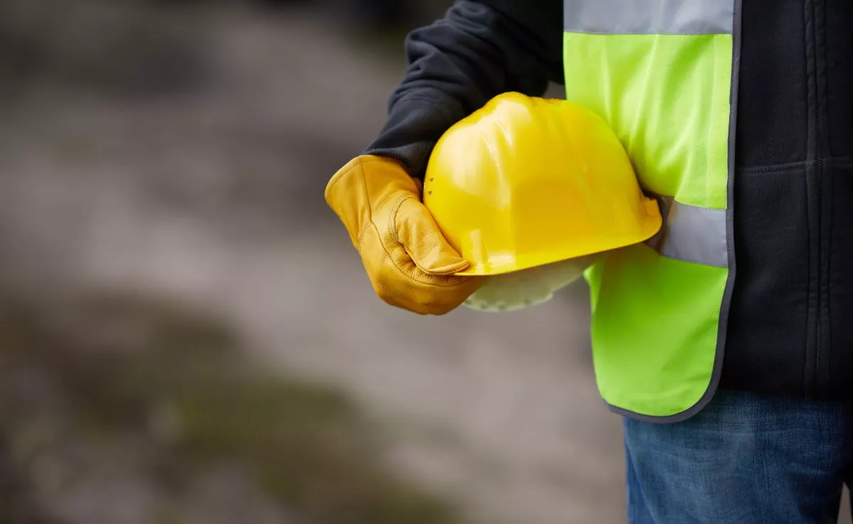 Obrero del sector de la construcción, sector al que pertenecen las dos empresas canarias sancionadas. / IMAGEN DE LA RED